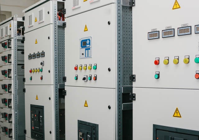 Low-voltage cabinet