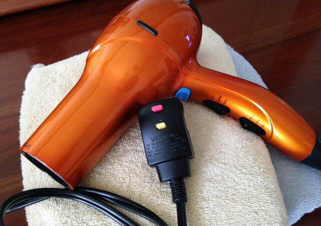 Hair dryer