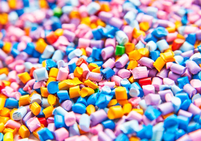 Plastic resin granules for plastic manufacturing