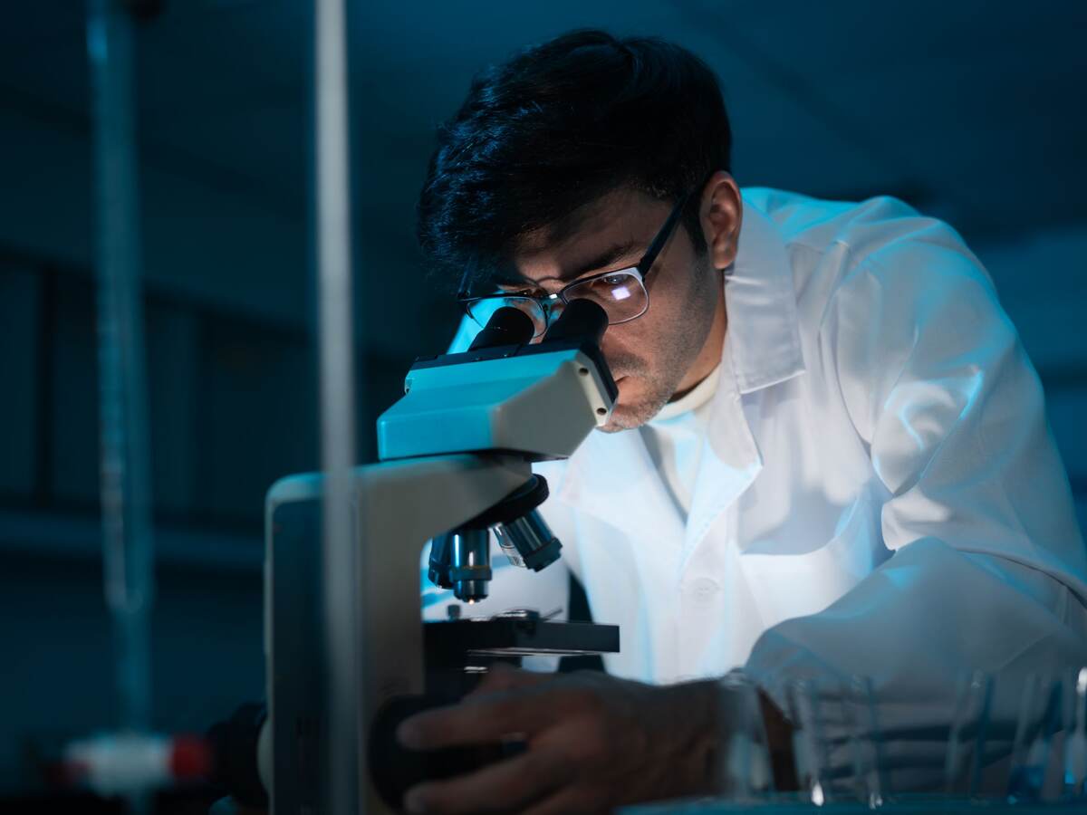 Young scientist working in the laboratory